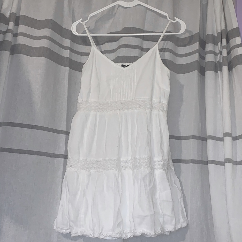 White Aerie sundress, size XS, Cute And summery☀️